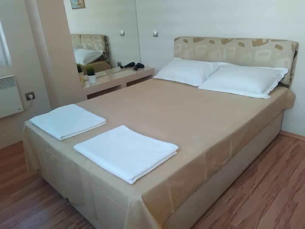 Geri Apartment Burgas Exterior foto