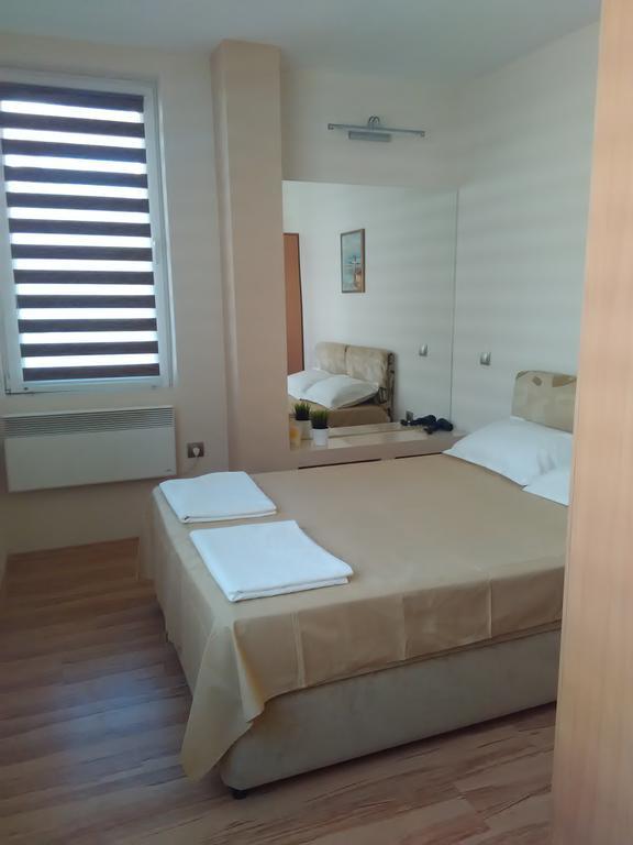Geri Apartment Burgas Exterior foto