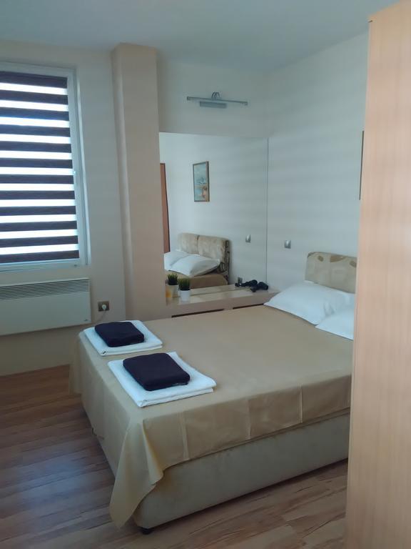 Geri Apartment Burgas Exterior foto